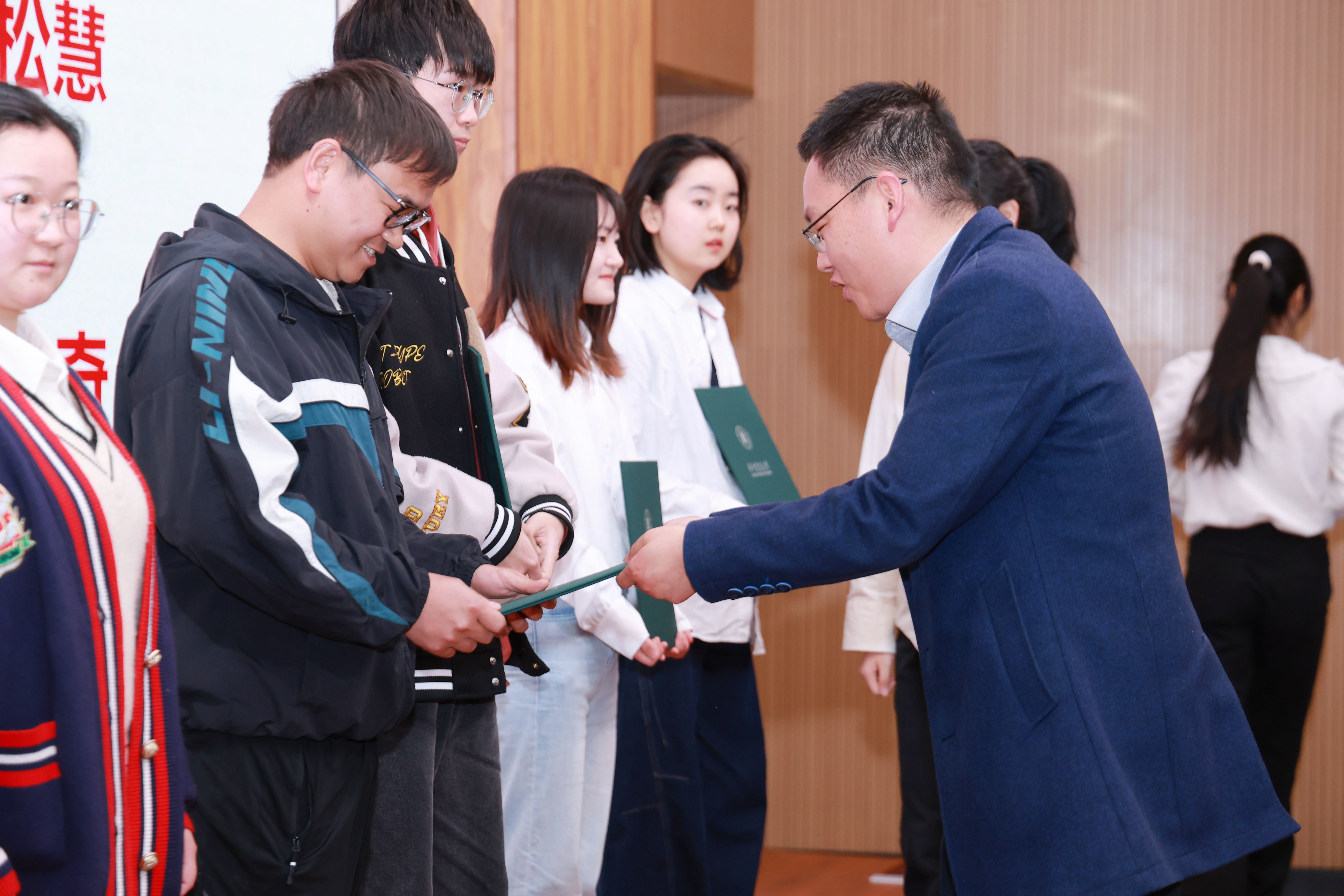 J9集团官网天行健奖学金颁奖特辑 | 以科技守护碧水，育青年创新未来